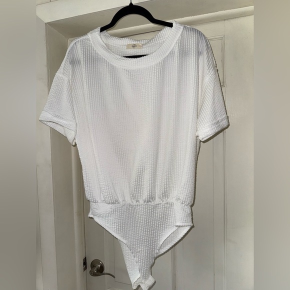 Entro Textured Bodysuit - Picture 1 of 7